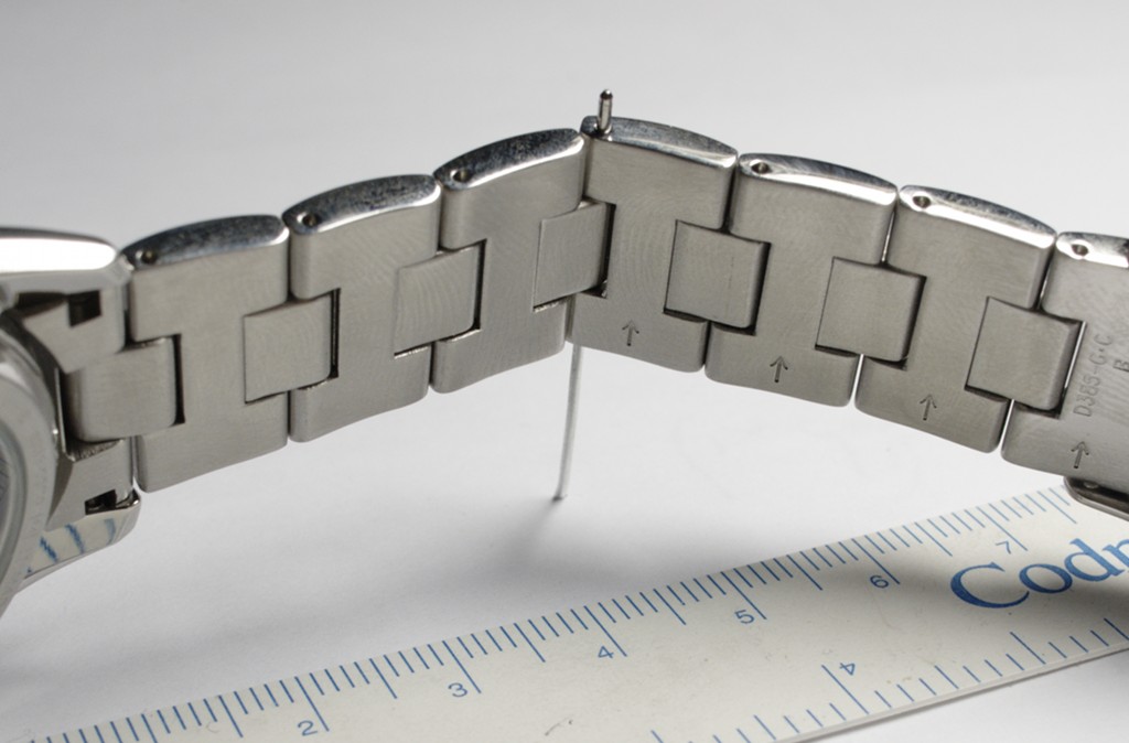 Как правильно браслет на часах. Металлический браслет для часов Seiko 5m82-0be0. Ремешок для часов Санлайт.